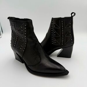 Emanuele Crasto Leather‎ Studded Pointed Toe Heeled Booties Ankle Boots 7.5 NWT